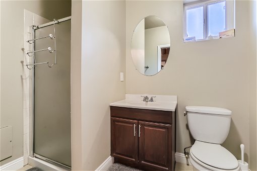30 Guest House Bathroom.jpg